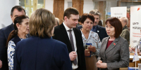 "Работа в России": глава Хакасии посетил ярмарку трудоустройства в Абакане - Газета Хакасия