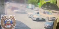 В Абакане 4-летняя девочка выбежала под колеса авто - Абакан 24