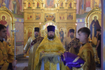 В Неделю 8-ю по Пятидесятнице Управляющий епархией совершил Божественную Литургию для участников православного молодежного форума «Изербель-2025»