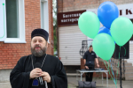 Накануне 95-летия столицы Хакасии Преосвященный Владыка принял участие в открытии уличного арт-объекта – амбиграммы «Абакан — Россия»